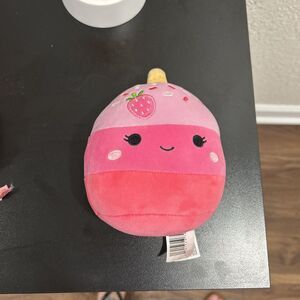 Squishmallows Pama The Strawberry Cake Pop